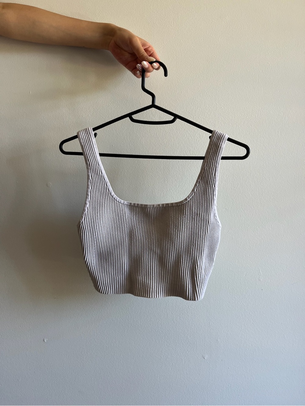 Babaton/Aritzia Sculpt square neck crop tank- white